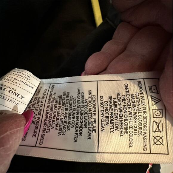 Steve Madden Girls' Black Puffer Jacket Size 5-6 Winter - Picture 6 of 10